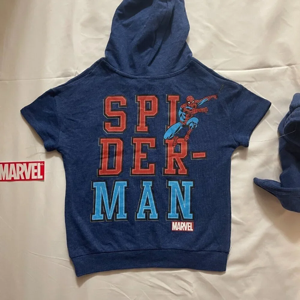 Marvel. Spider-Man blue boy set size 5, with hood. Made in China.